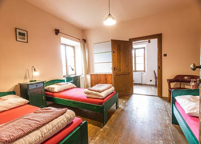 Hostel 99