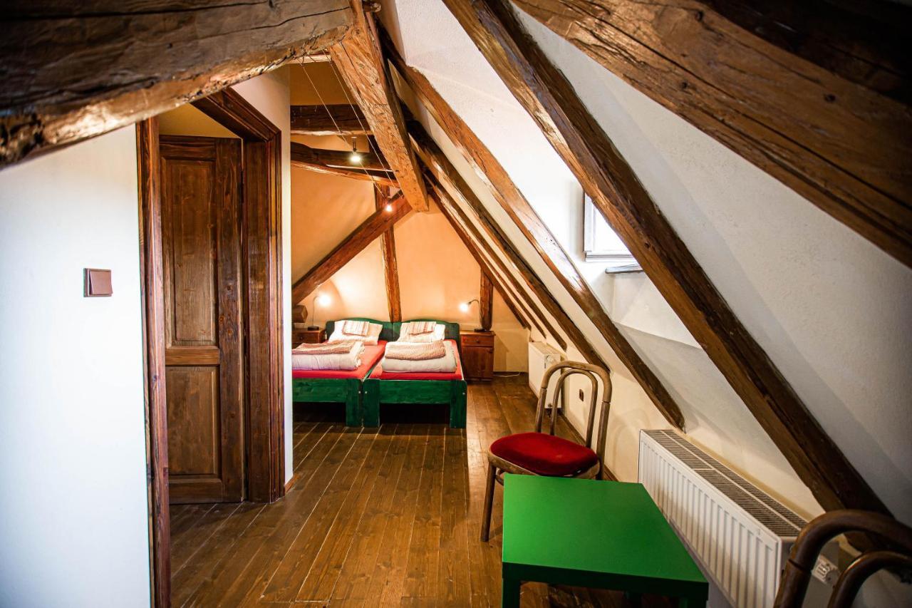 99 Guest house *